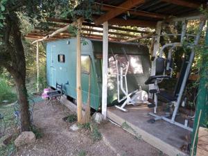 Posilňovňa alebo fitness centrum v ubytovaní Hébergement insolite nature/4