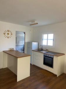 Fotografia z galérie ubytovania Villa Limonero - Bajos con encanto en Cunit v destinácii Cunit
