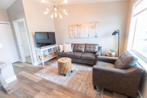 TV a/nebo společenská místnost v ubytování Colony Suites