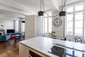 Kuchnia lub aneks kuchenny w obiekcie Appartement design au coeur de Rennes