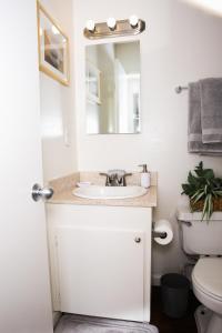 Gallery image of Homey Oasis within minutes of San Diego adventures in San Diego