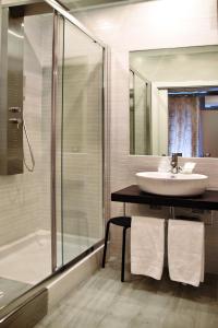 A bathroom at Gregori Guest House