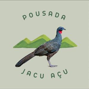 un dibujo de un pájaro parado sobre un cartel en Pousada Jacu Acu en Petrópolis