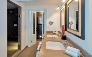 Ванна кімната в Capri Tiberio Palace - The Leading Hotels of the World