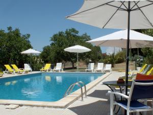 Πισίνα στο ή κοντά στο Monte Da Serralheira Agro Turismo