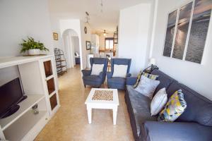 Zona d'estar a Casa Clara, Frigiliana 2 Bedroom Apartment with communal pool HansOnHoliday Rentals