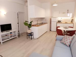 Η κουζίνα ή μικρή κουζίνα στο Handy House