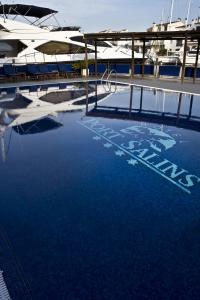 Bazén v ubytovaní Hotel Port Salins by Pierre & Vacances alebo v jeho blízkosti