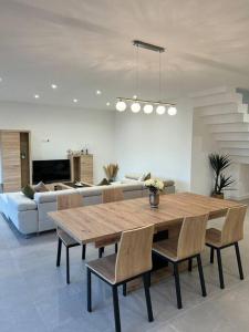 Posedenie v ubytovaní Villa ambrussum Villetelle