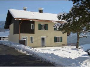 Chalet in Tyrol with Sauna and Ski Slopes in de winter
