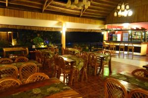 Lounge nebo bar v ubytování Veraneante Resort