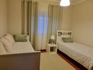 Photo de la galerie de l'établissement Apartamento Moura - Praia D’El Rey Golf, Surf & Beach Resort, à Casal da Lagoa Seca 36 autres photos