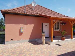 The building in which the holiday home is located