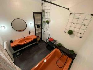 Zaplecze spa i wellness w obiekcie Maison de famille (piscine, jacuzzi et sauna)