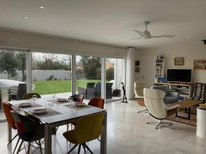 Zdjęcie z galerii obiektu Villa Les Ouches w mieście Talmont-sur-Gironde