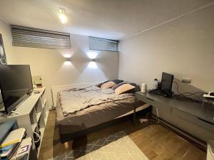 Postel nebo postele na pokoji v ubytování Modern family friendly house centrally located in Reykjavik