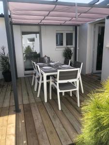 Balkón alebo terasa v ubytovaní la sardine dorée