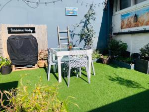 Ogród w obiekcie Le Cocon des Hortillonnages d'Amiens