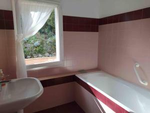 Ванна кімната в Corse Piana villa d’architecte vue exceptionnelle