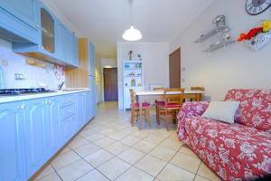 Η κουζίνα ή μικρή κουζίνα στο Poseidon 5 - Pineto Vacanza