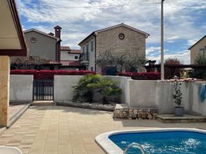 Πισίνα στο ή κοντά στο Villa Leonore mit beheizbarem Pool