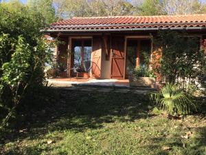 Vonkajšia záhrada v ubytovaní Le gîte de Gascogne