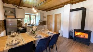 Η κουζίνα ή μικρή κουζίνα στο Holiday home Amalia, Sunger +16 φωτογραφίες