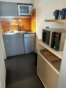 Cucina o angolo cottura di Studio Vue Mer 100 m de la plage