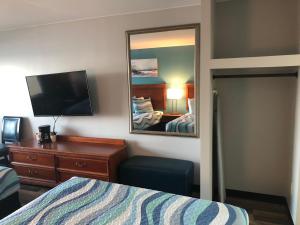 Posteľ alebo postele v izbe v ubytovaní Gazebo Inn Oceanfront
