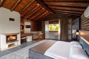 Postel nebo postele na pokoji v ubytování Assos Kartal Yuvasi Hotel