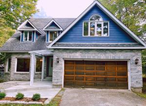 Gallery image of Lakeview Cottage with Private Swimming Pool in Bobcaygeon