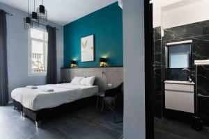 Un baño de Liber Tel Aviv Sea Shore Suites BY RAPHAEL HOTELS