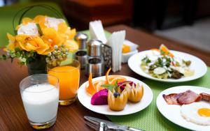 Makanan di atau berdekatan hotel