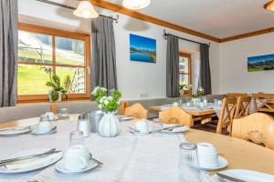 Posezení v ubytování Berggasthof Hinterreit