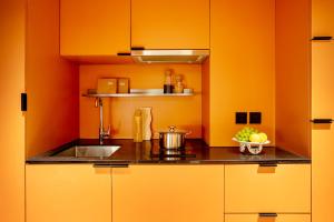 Köök või kööginurk majutusasutuses base-Beijing Wangfujing Serviced Apartment- in Hutong &Bike rental &Close to Forbidden City, Tian'anmen Square &Subway nearby &Free coffee &Washing machine,Kitchen &Restaurant discount &English speaking &High speed free WiFi