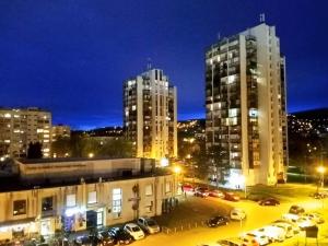 Výhľad na mesto Záhreb alebo výhľad na mesto priamo z apartmánu
