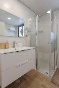 Cozy 1BR in Ben Yehuda by Holiday Rentals
