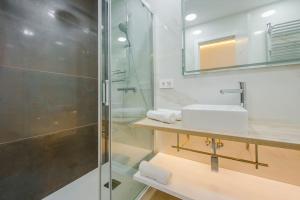 Łazienka w obiekcie SUARA Apartamentos 2