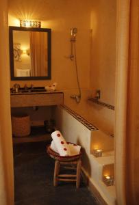 Koupelna v ubytování Riad Utopia Suites And Spa
