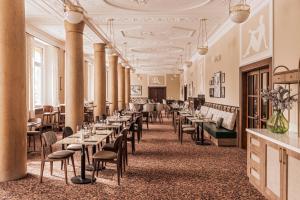 Restaurace v ubytování Hotel Altein Arosa, a Faern Collection Resort