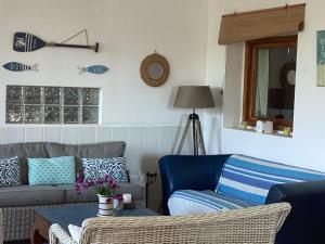 Posedenie v ubytovaní Sunny Costa Brava Getaway with Big Private Terrace