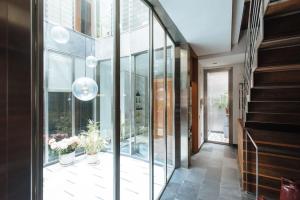 Zdjęcie z galerii obiektu Rabadan Brand New Amazing House with Terrace Parking w Sewilli