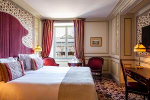 En eller flere senge i et værelse på InterContinental Bordeaux Le Grand Hotel, an IHG Hotel