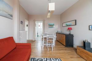 Kuchyňa alebo kuchynka v ubytovaní Le larbaud - Appartement calme et lumineux en centre ville