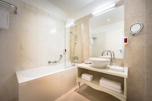 Bagno di Hotel Kvarner - Liburnia