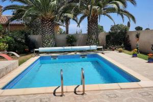 Bazén v ubytovaní Appartement T2 44m2 - Chez Maya alebo v jeho blízkosti