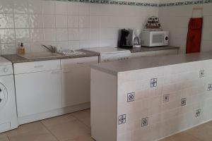 Kuchyňa alebo kuchynka v ubytovaní Appartement T2 44m2 - Chez Maya