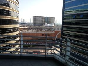 Nespecifikovaný výhled na destinaci Dubaj nebo výhled na město při pohledu z apartmánu
