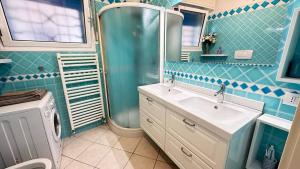A bathroom at CA' DEI GELSI BEACH