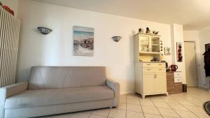 A kitchen or kitchenette at CA' DEI GELSI BEACH